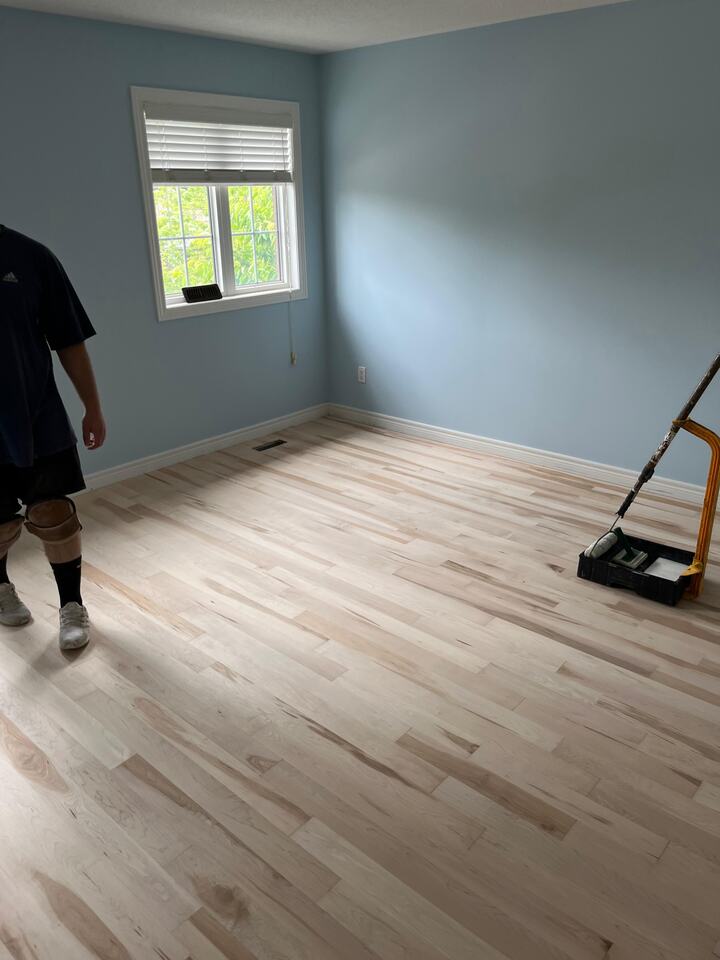 Newly installed red oak floor with dust-controlled sanding in Washington, DC home